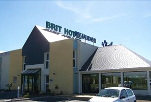 Exterior - Brit Hotel La Cote Des Havres (Lessay)