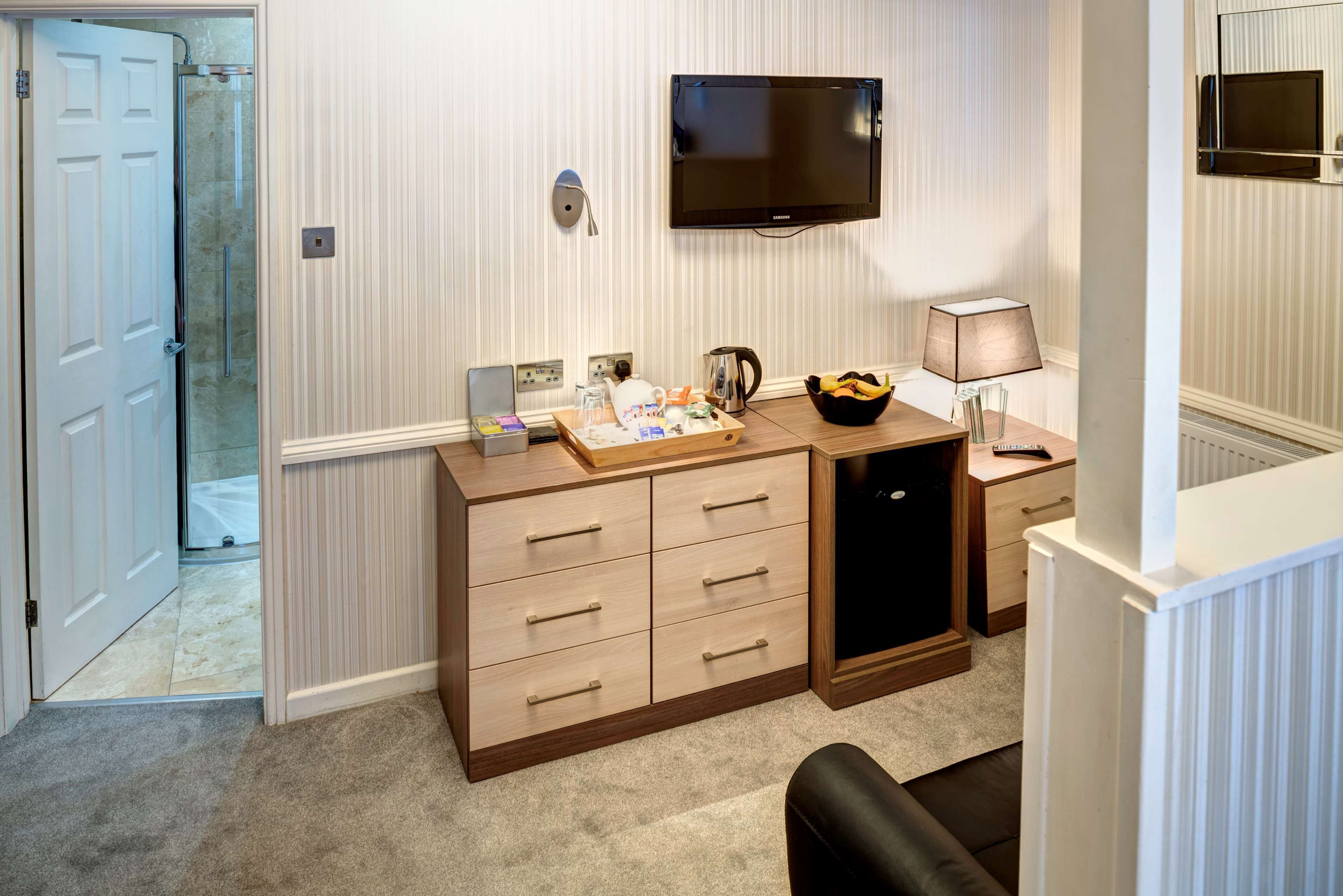 superior room, 1 king bed, non smoking | hypo-allergenic bedding, desk, blackout curtains, iron/ironing board