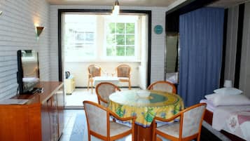 Schreibtisch, schallisolierte Zimmer, kostenloses WLAN, Bettwäsche