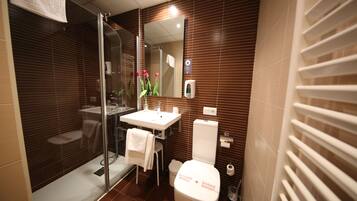 Caja de seguridad en la habitación, escritorio y wifi gratis