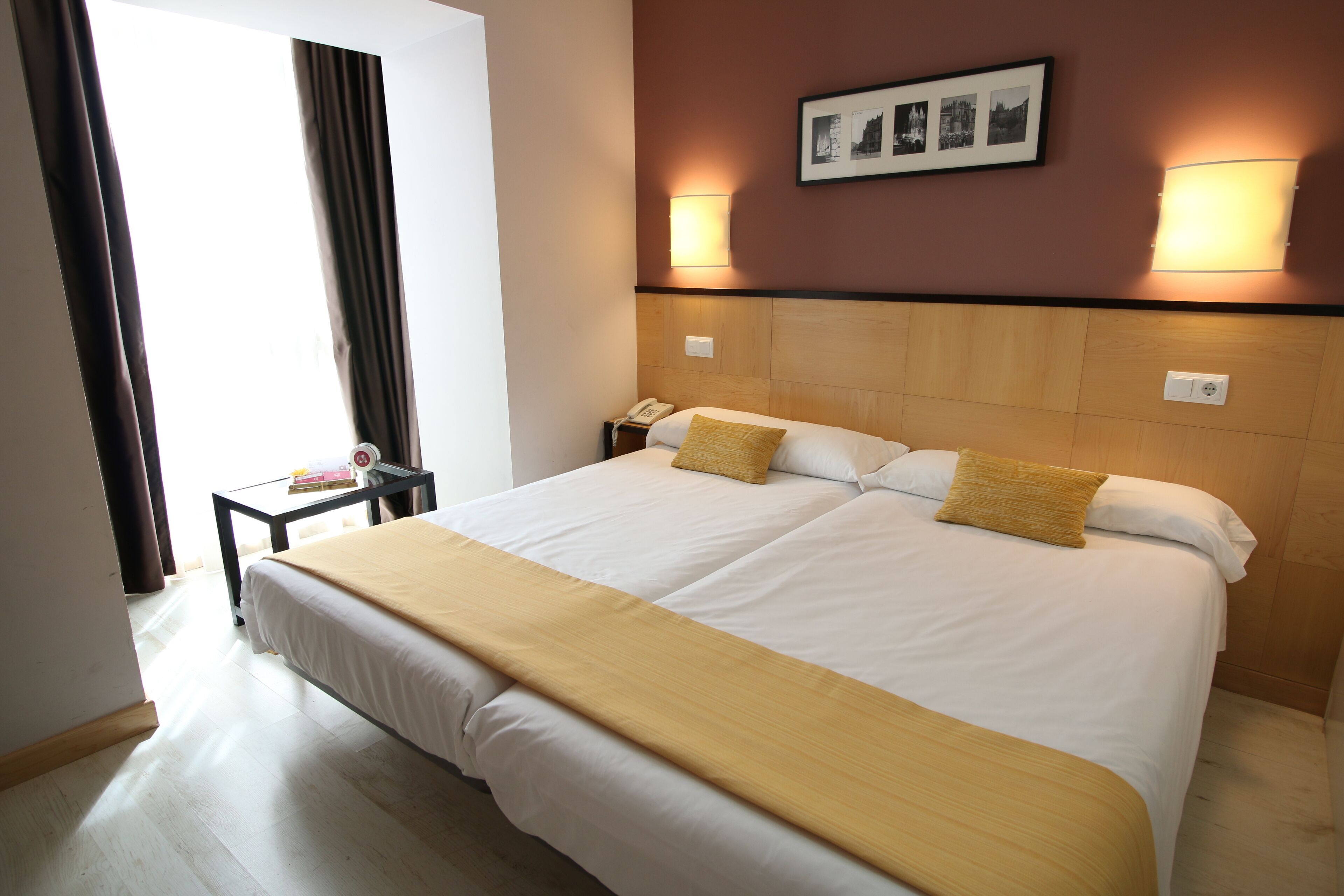 premium double or twin room | in-room safe, desk, free wifi, bed sheets