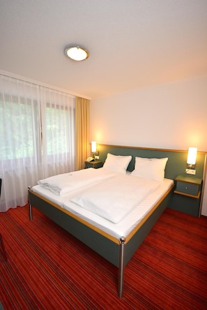 Desk, iron/ironing board, free WiFi - Hotel & Restaurant Haus Kehrenkamp (Hagen)