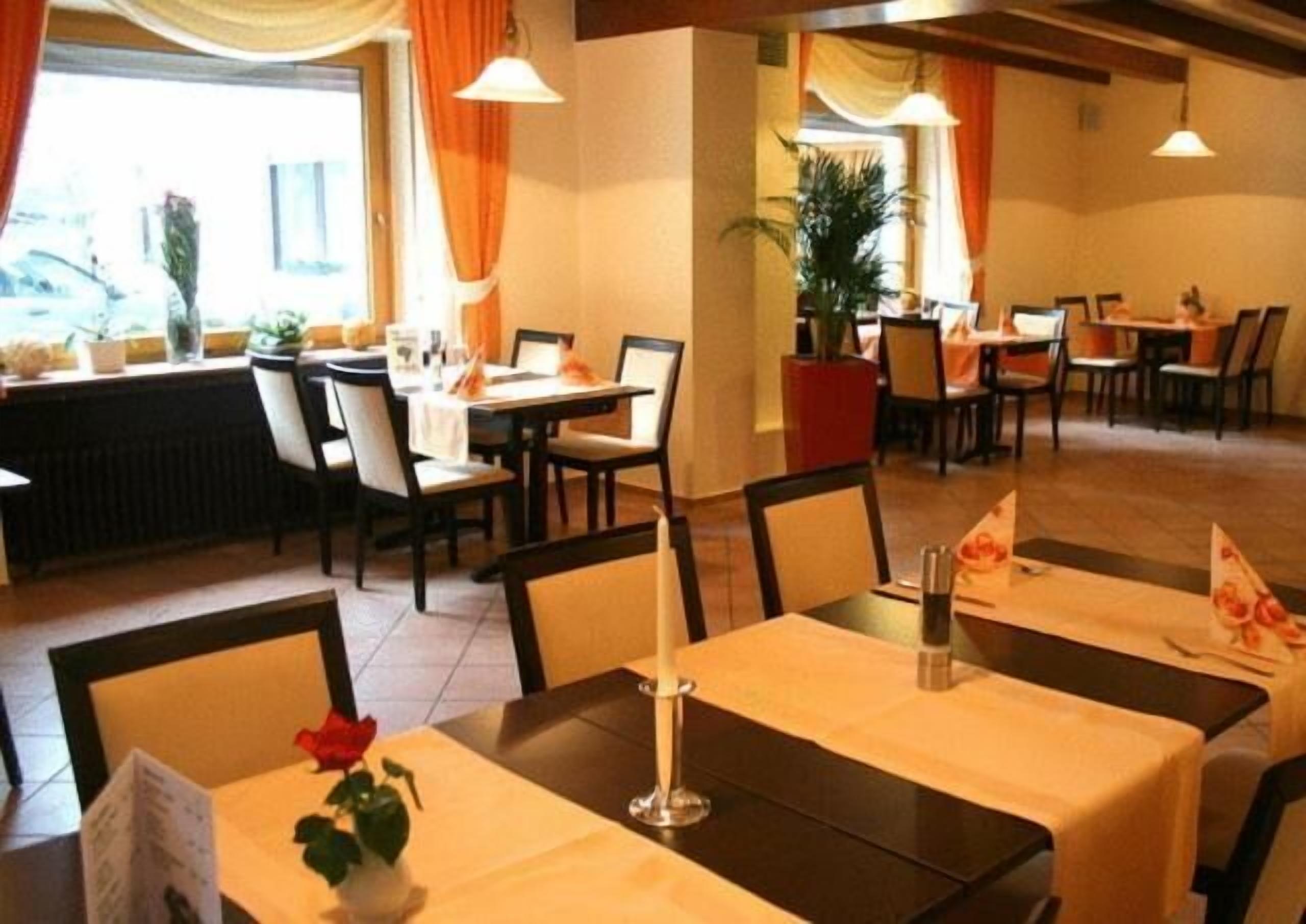 Ze serveren er ontbijt, lunch en diner 