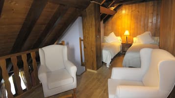 Duplex (I) | Premium bedding, down duvets, individually decorated