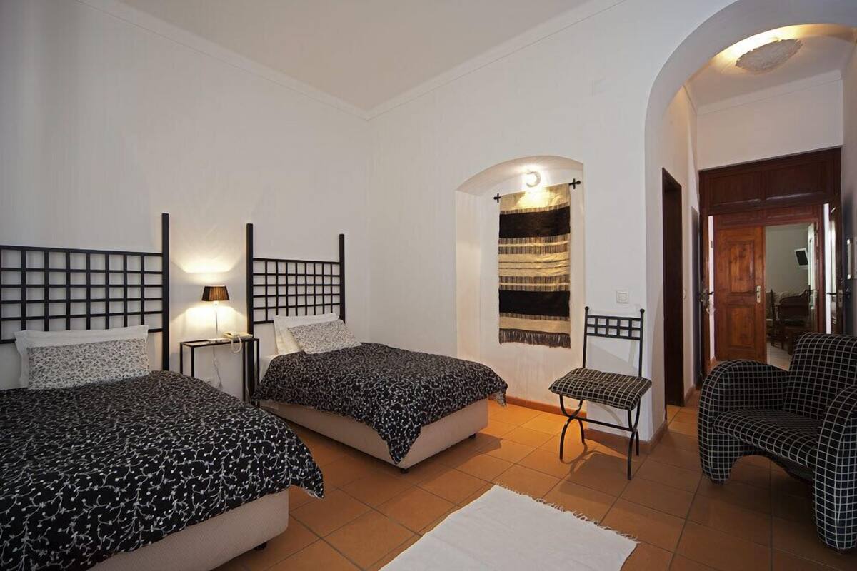 standard room | desk, free wifi, bed sheets