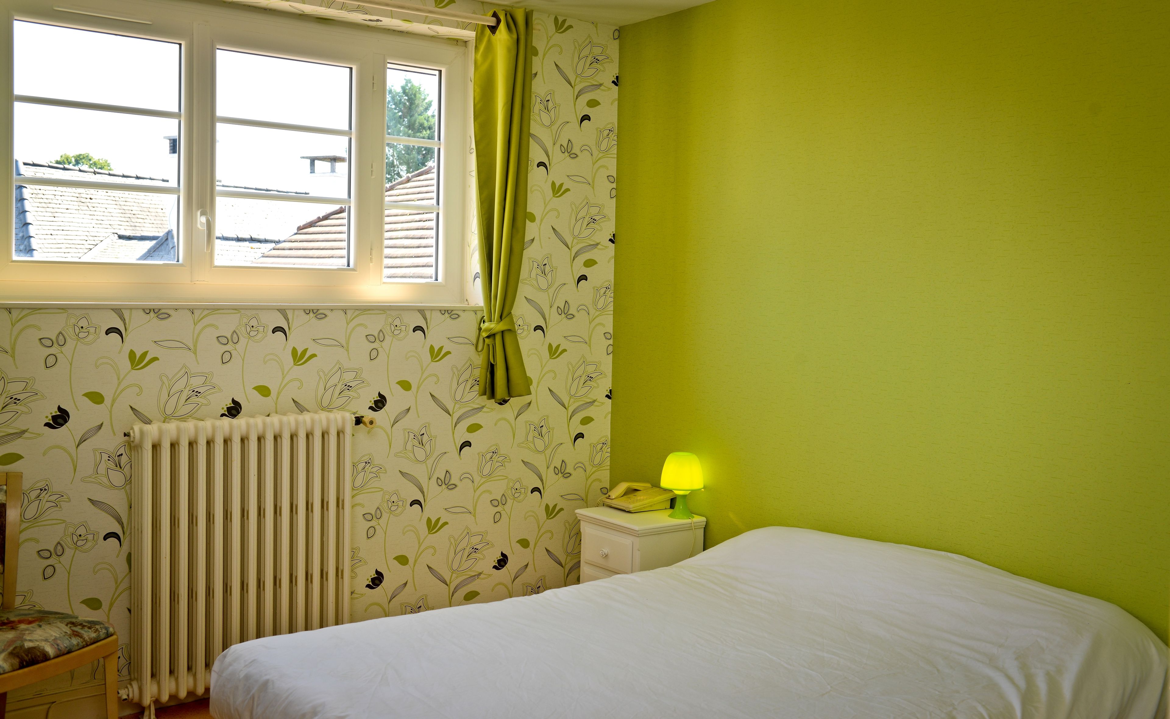 comfort double room | desk, soundproofing, free cots/infant beds, free wifi