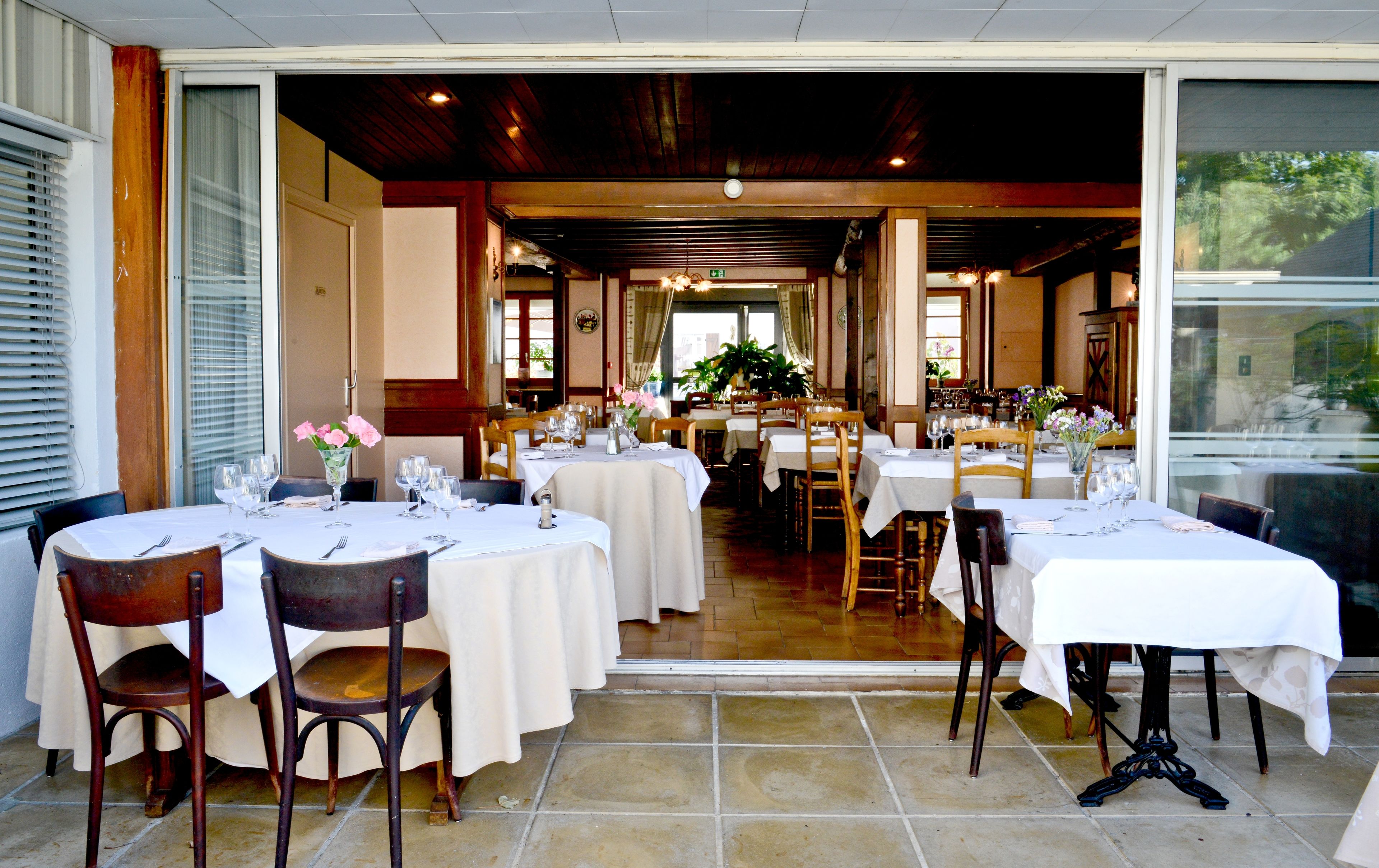 breakfast, lunch, dinner served; french cuisine