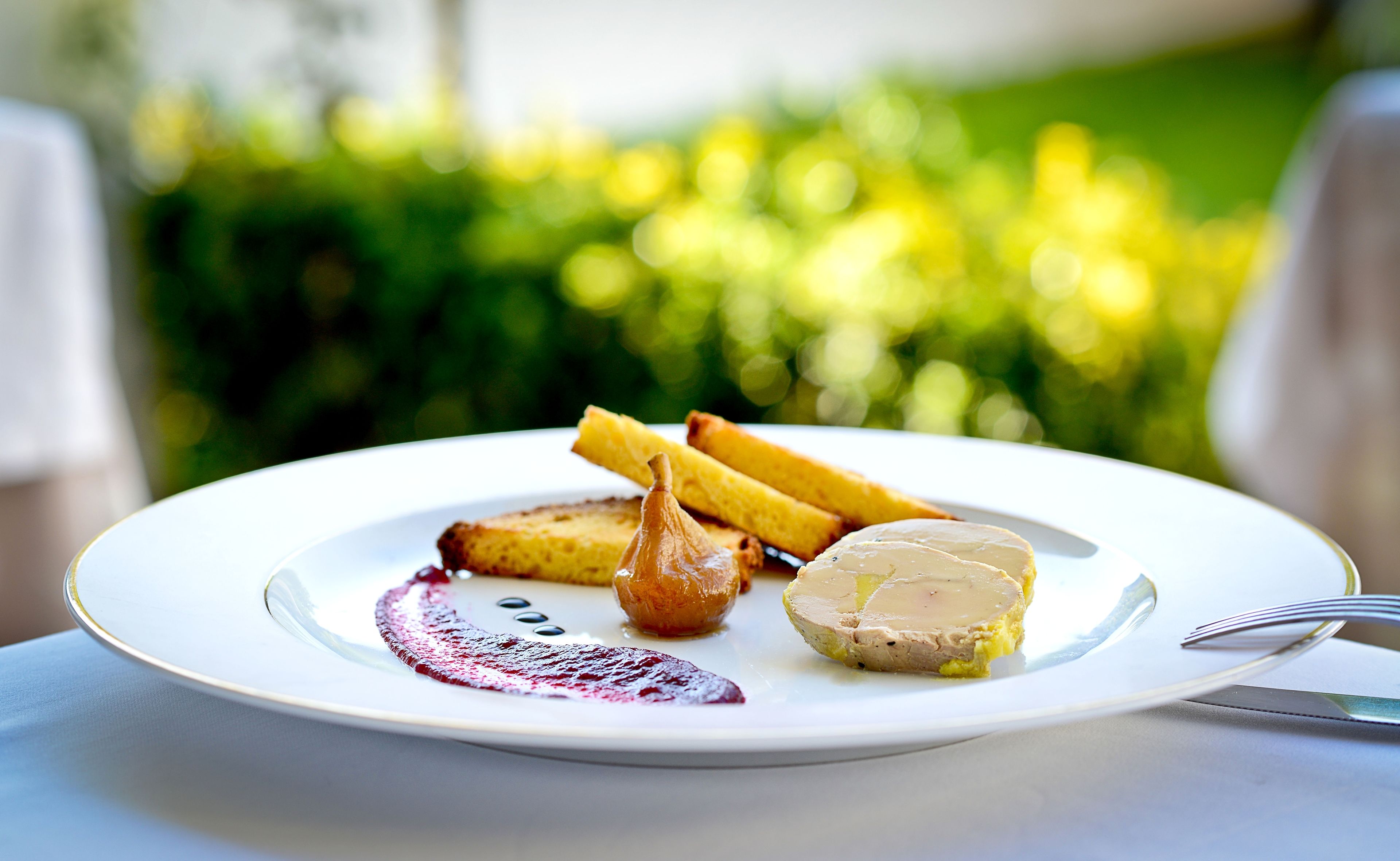 breakfast, lunch, dinner served; french cuisine