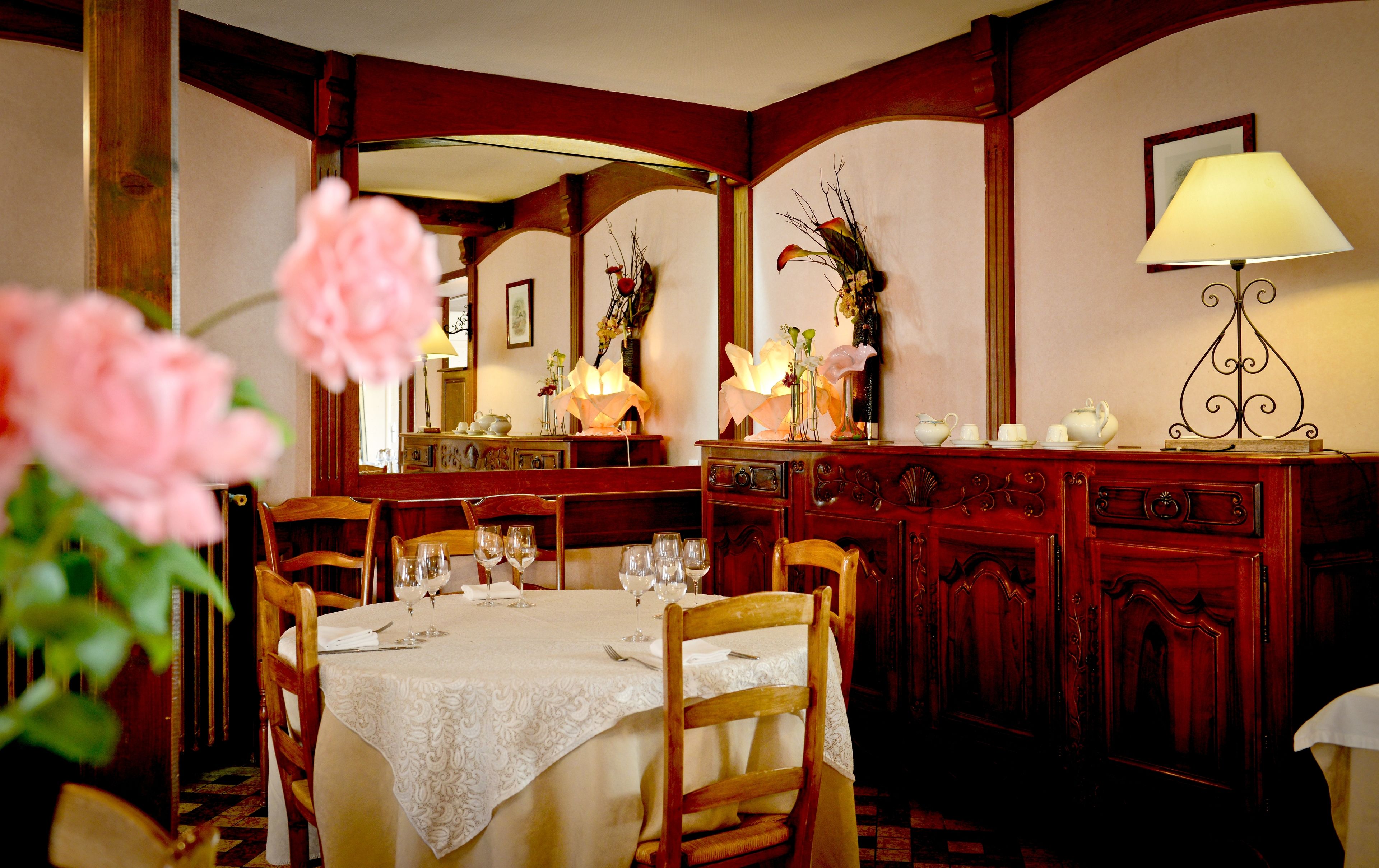 breakfast, lunch, dinner served; french cuisine