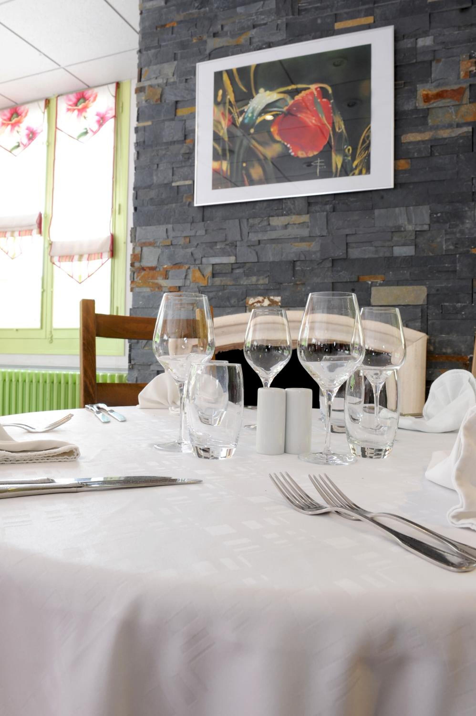 breakfast, lunch, dinner served; french cuisine