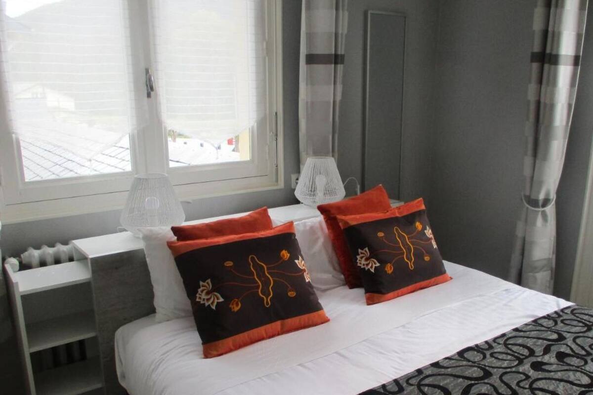 In-room safe, desk, soundproofing, WiFi (free)