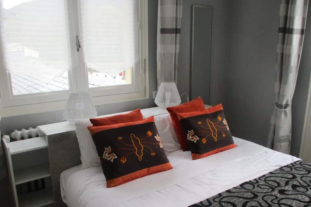 In-room safe, desk, soundproofing, WiFi (free)