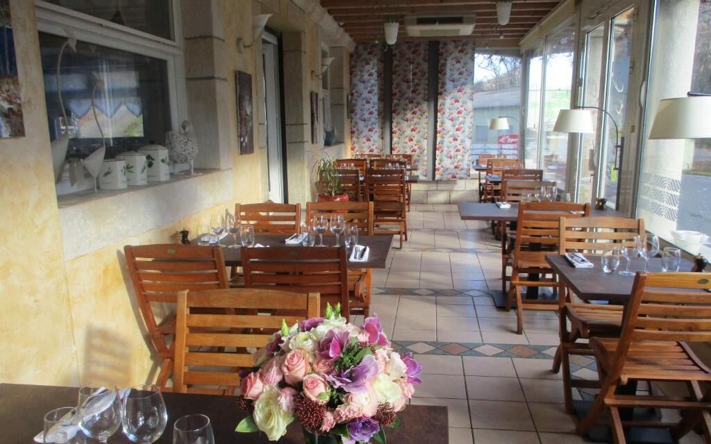 breakfast, lunch, dinner served; french cuisine