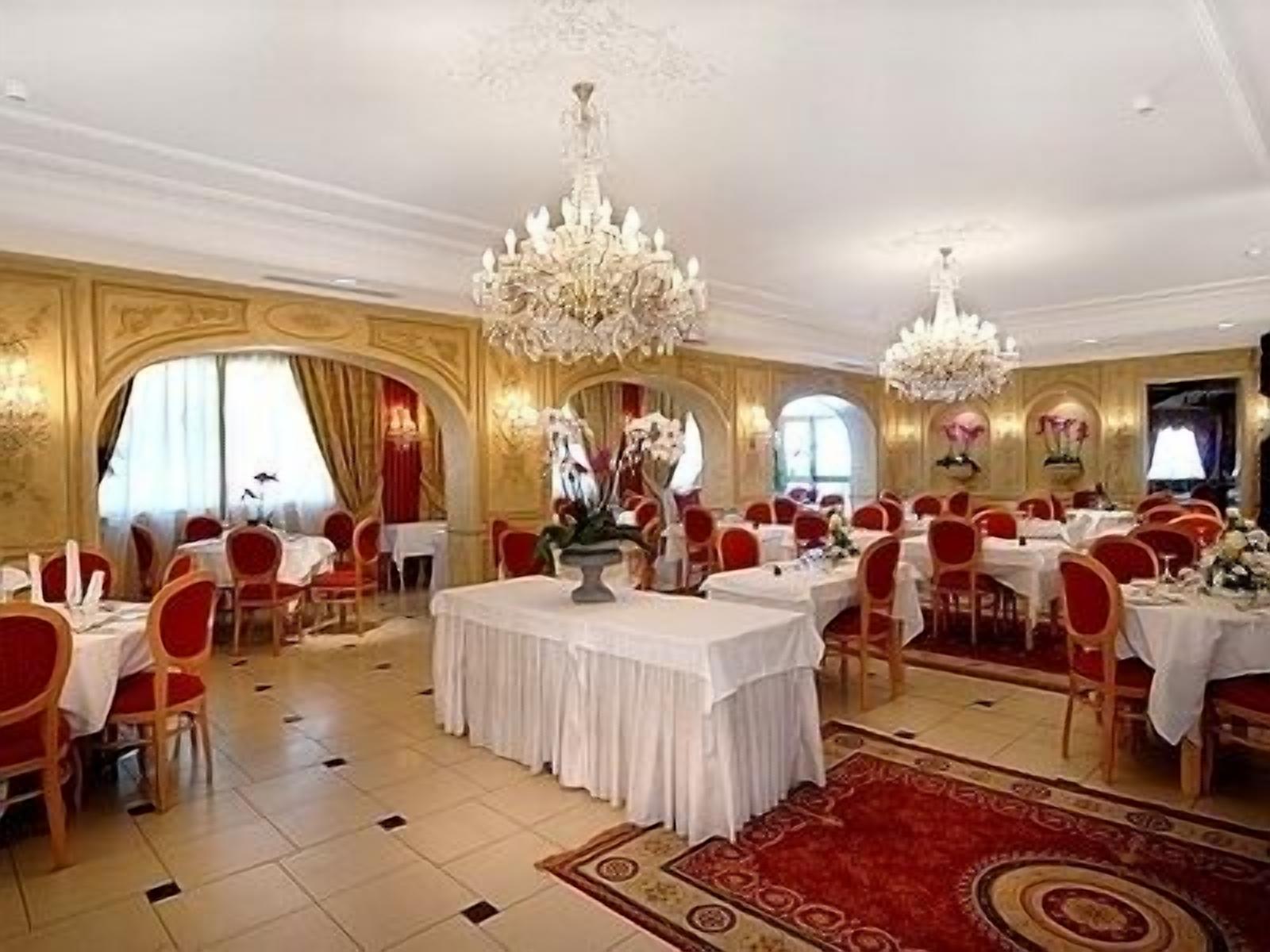 lunch, dinner served; french cuisine, al fresco dining