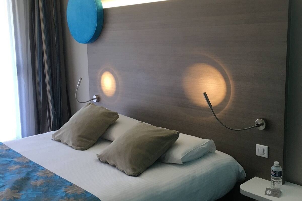 1 bedroom, premium bedding, in-room safe, desk
