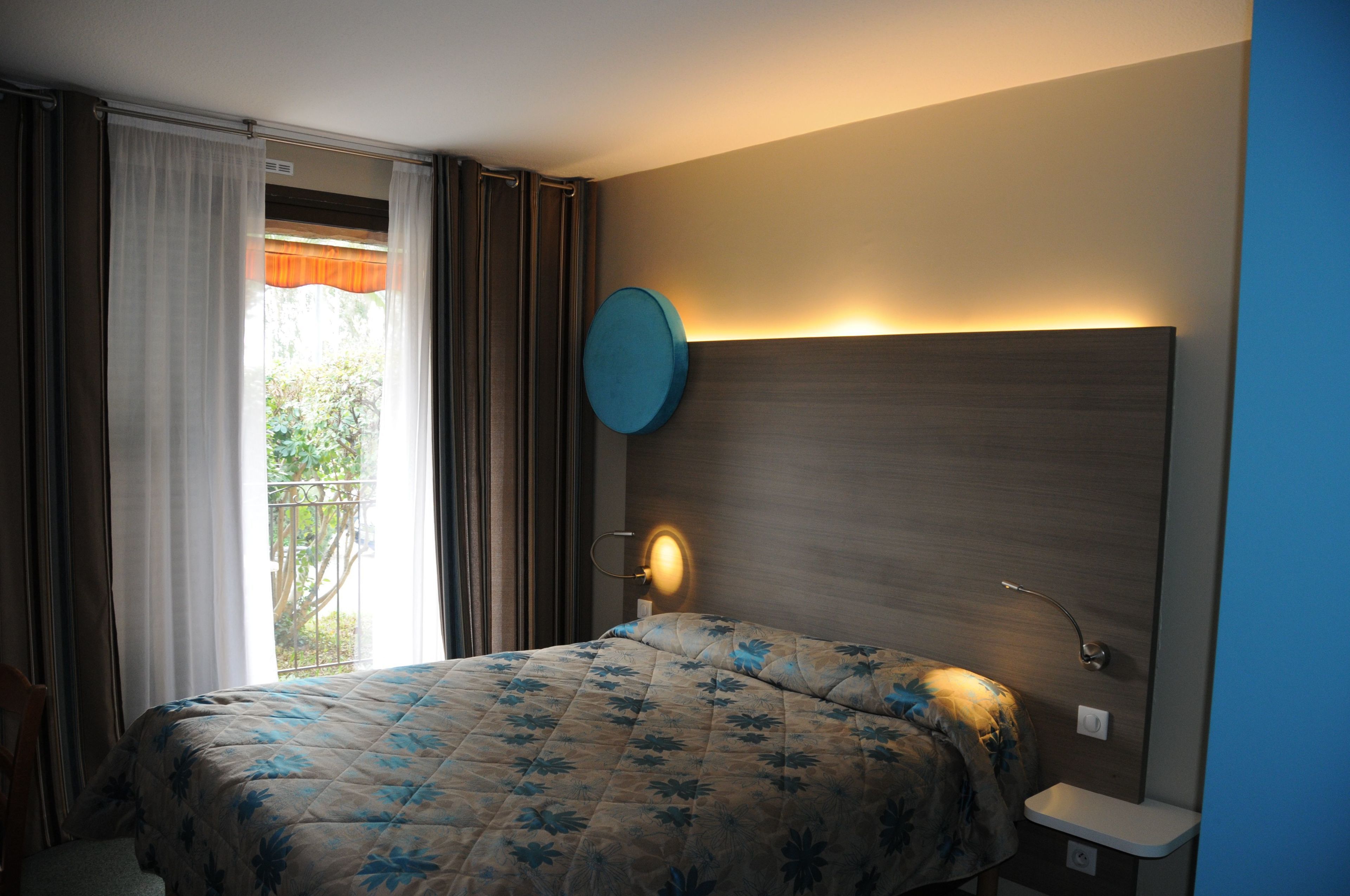 premium bedding, in-room safe, desk, blackout curtains