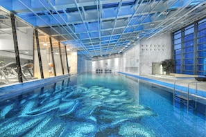 Piscine intérieure