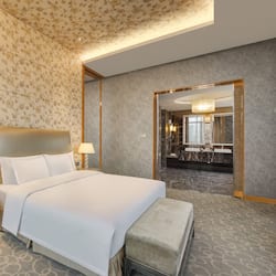 1 bedroom, hypo-allergenic bedding, down duvets, minibar