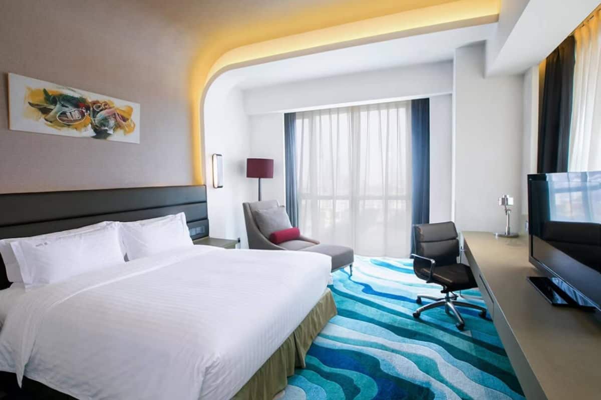 Minibar, in-room safe, desk, soundproofing