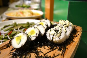 朝食 (ビュッフェ)、毎日提供 (有料)