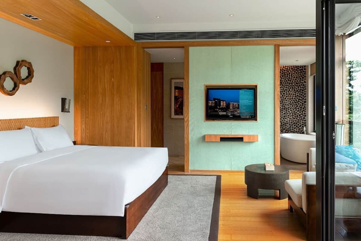 1 bedroom, minibar, in-room safe, desk