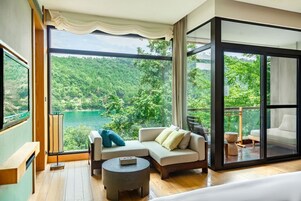 Classic Room, 1 King Bed, Lake View (Forest) | Balcony view