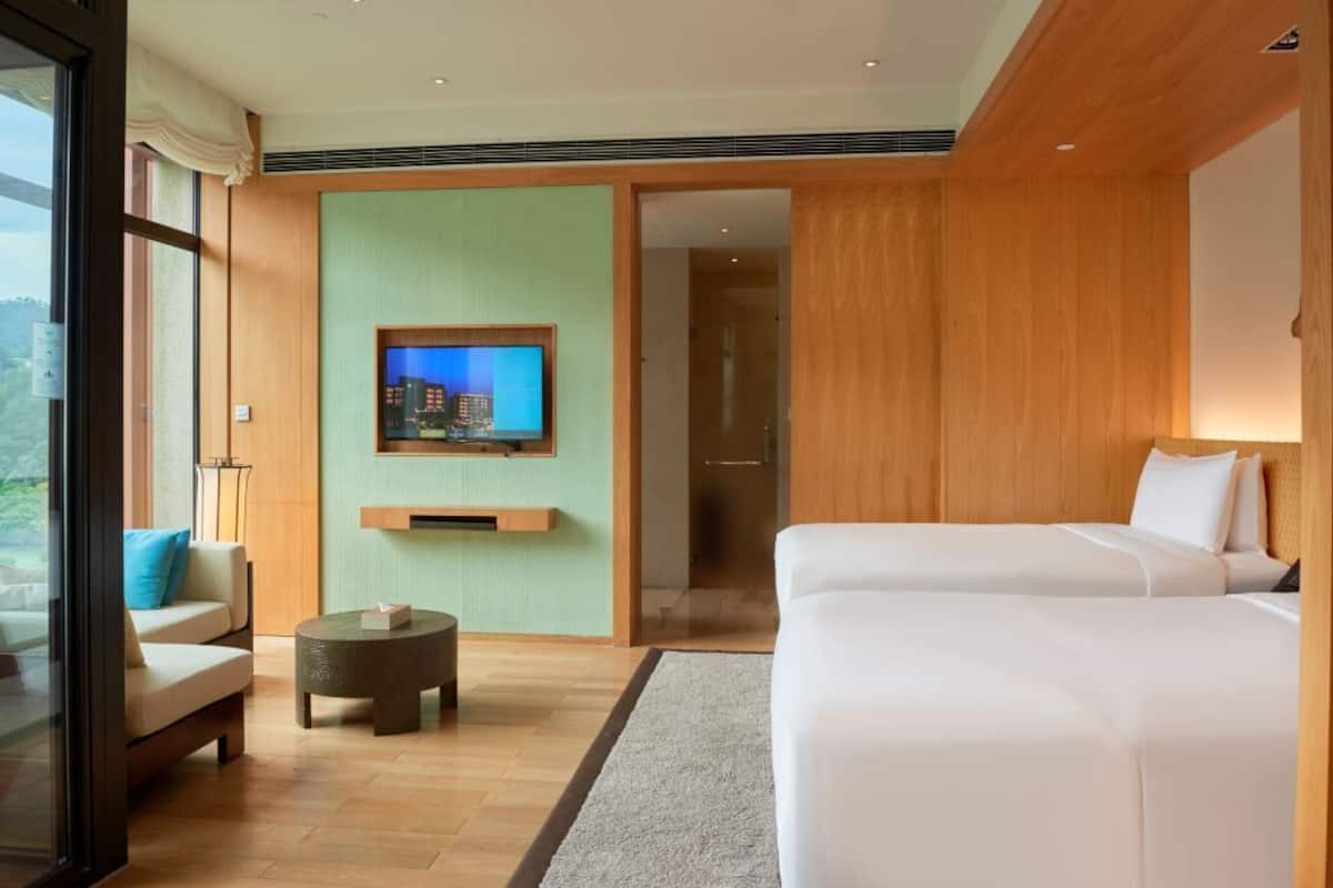 1 bedroom, minibar, in-room safe, desk