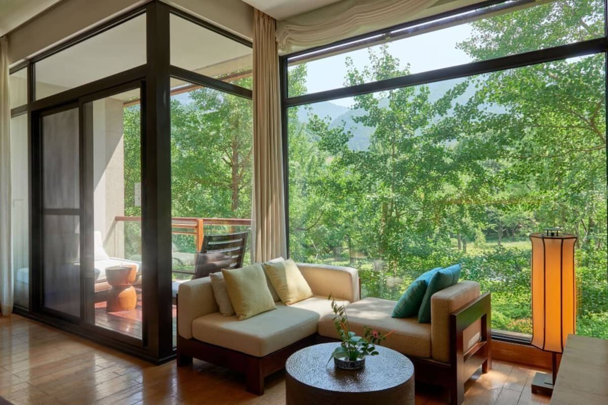 Minibar, una cassaforte in camera, una scrivania, postazione laptop