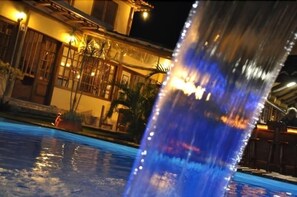 Kolam renang terbuka 