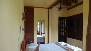 Phòng Deluxe, bồn tắm nước nóng