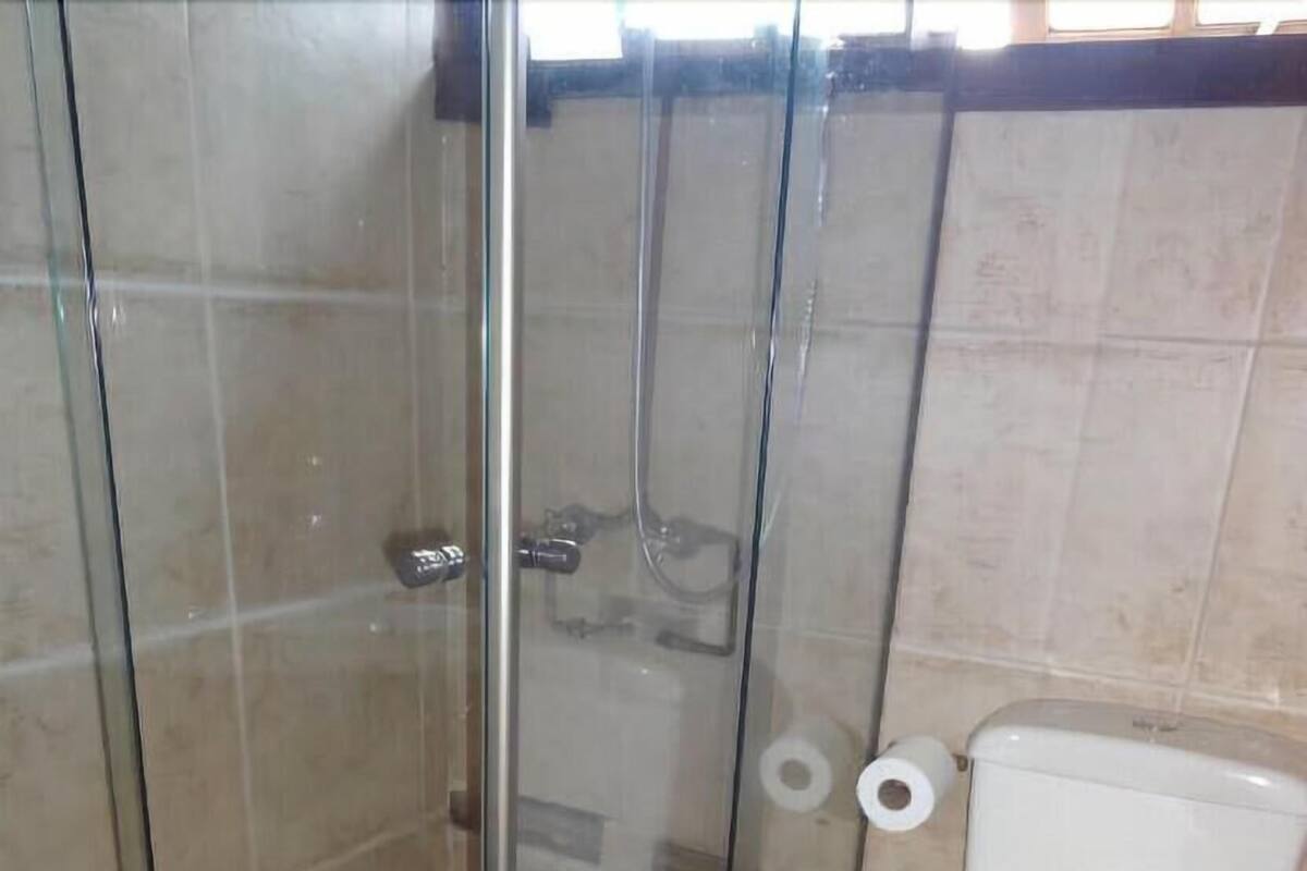 Douche, séchoir à cheveux