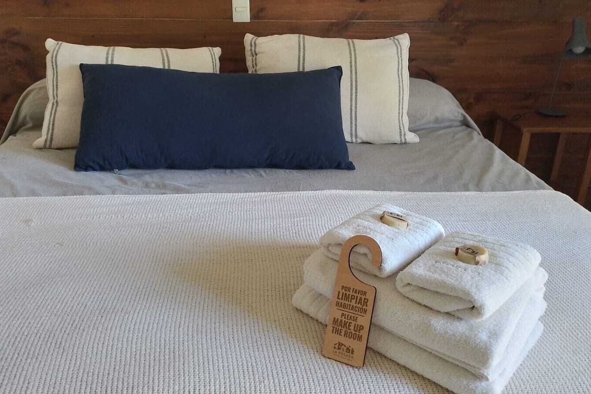 Luxe beddengoed, een kluis op de kamer, individueel gedecoreerd
