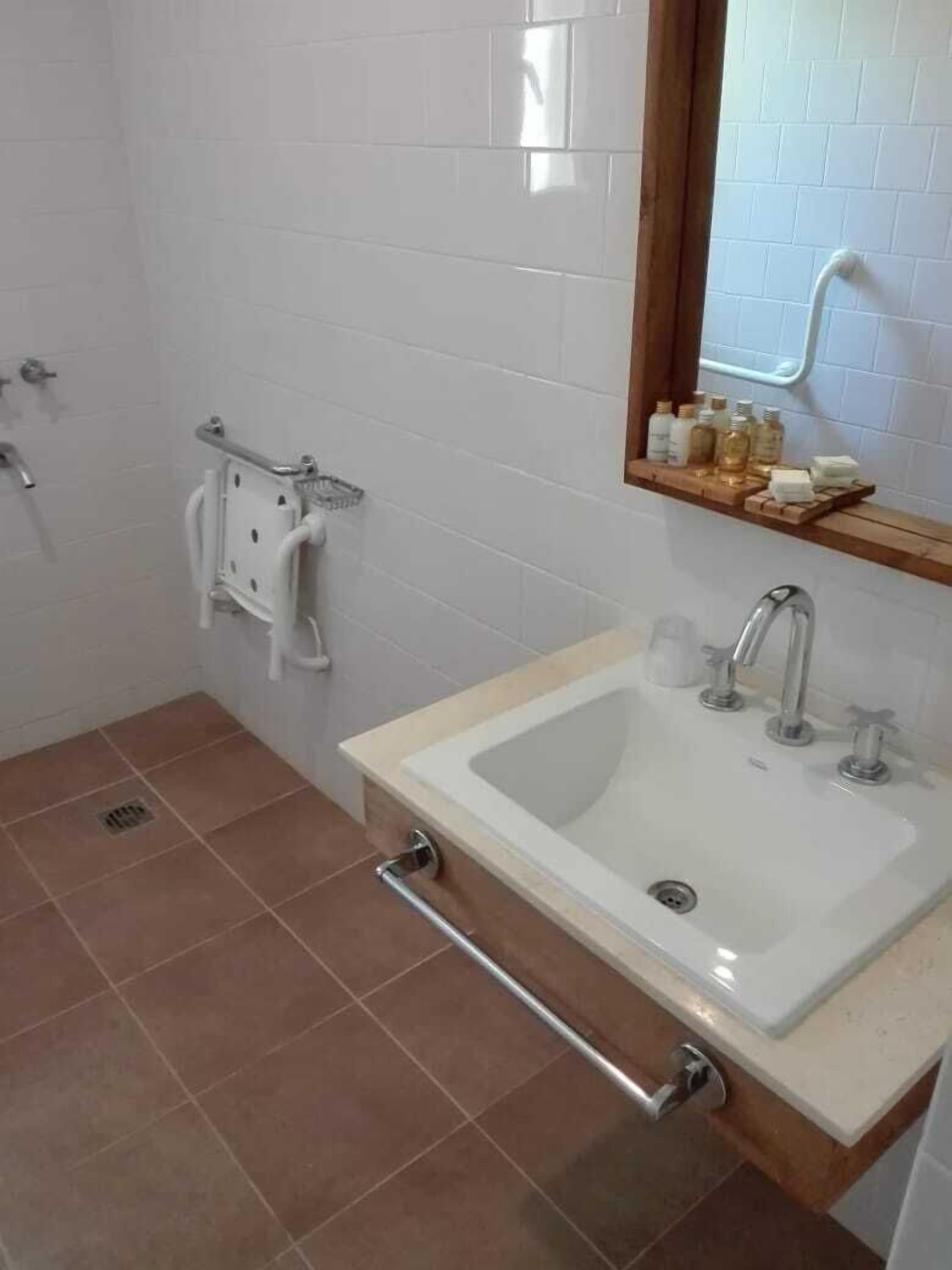 superior double room, accessible | bathroom | combined shower/bathtub, free toiletries, hair dryer, bidet