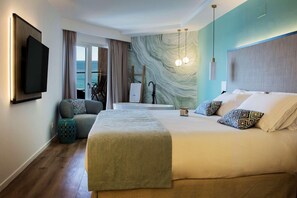 Minibar, in-room safe, blackout curtains, iron/ironing board - Hotel Suites del Mar (Alicante)