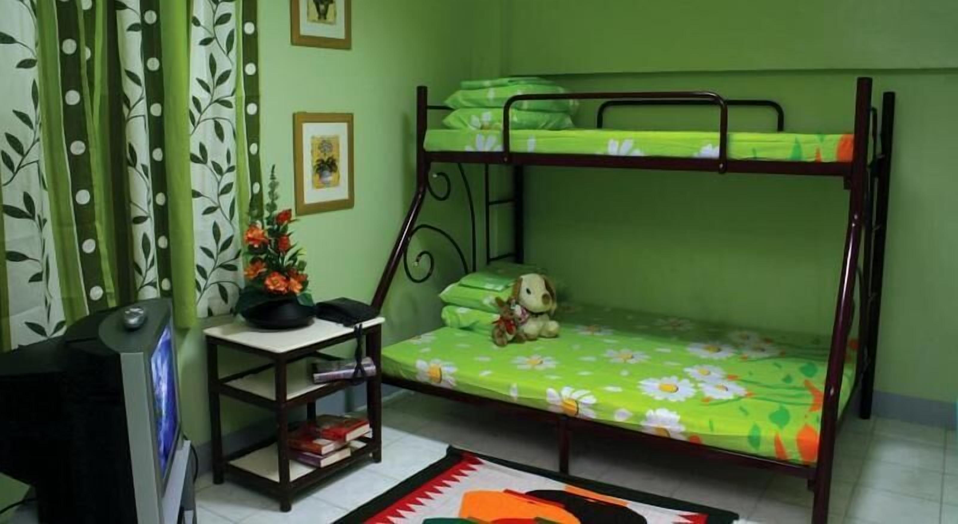 Caja de seguridad en la habitación y escritorio 