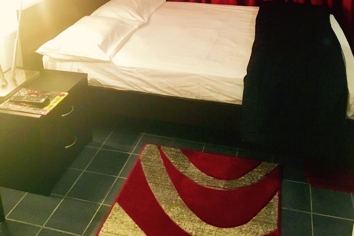 Double Room Ensuite | Desk, iron/ironing board (on request), free WiFi