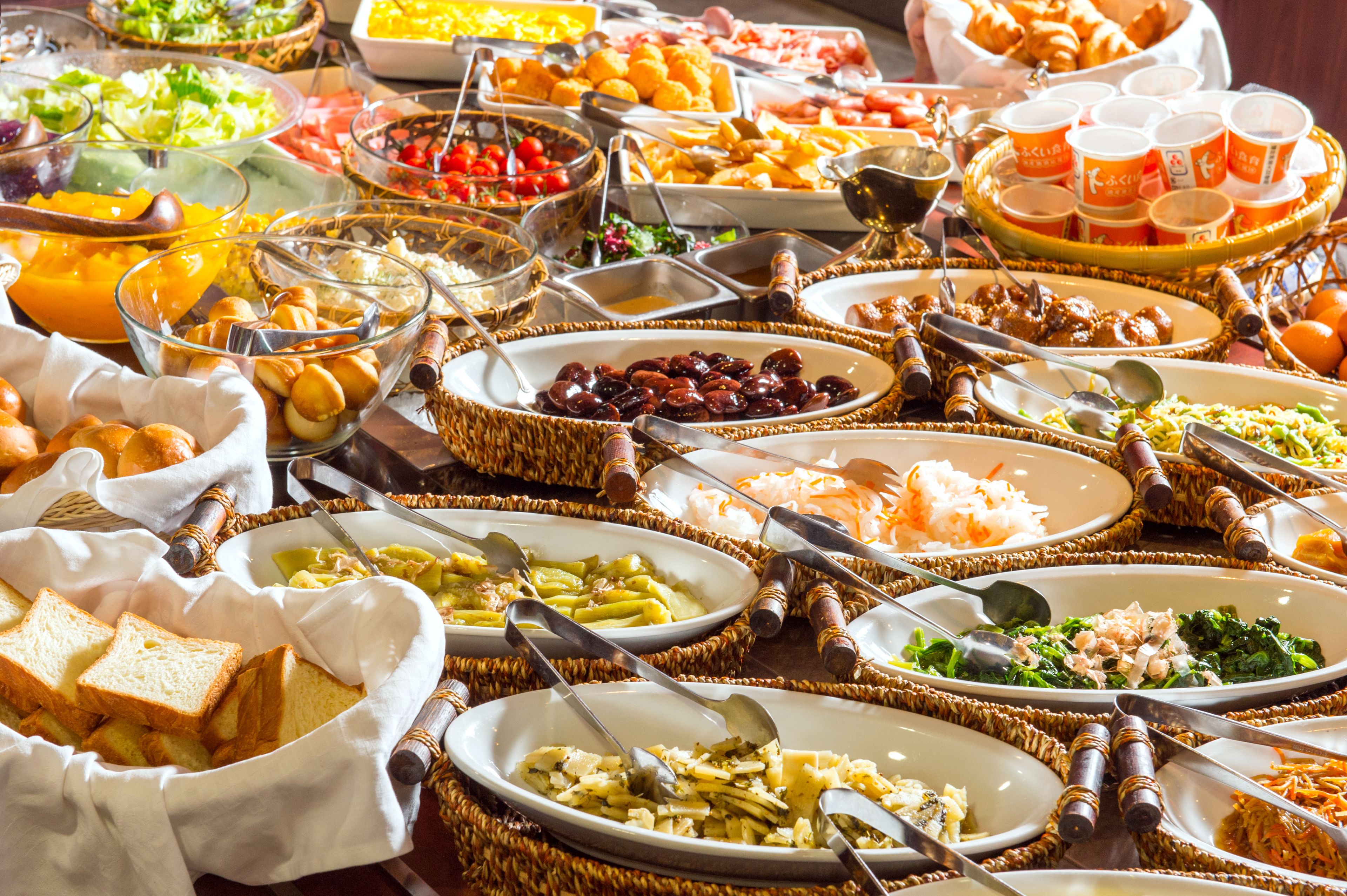 每日供应自助式早餐（每人 JPY 2200）