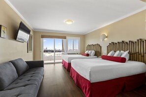 Hypo-allergenic bedding, individually decorated, individually furnished - Beach Street Inn and Suites (Santa Cruz)