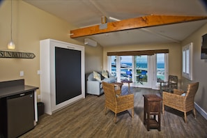 42-inch flat-screen TV with cable channels, TV, iPod dock - Beach Street Inn and Suites (Santa Cruz)