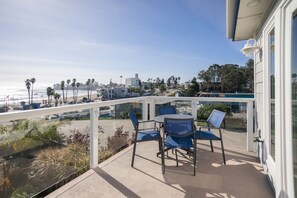 Terrace/patio - Beach Street Inn and Suites (Santa Cruz)