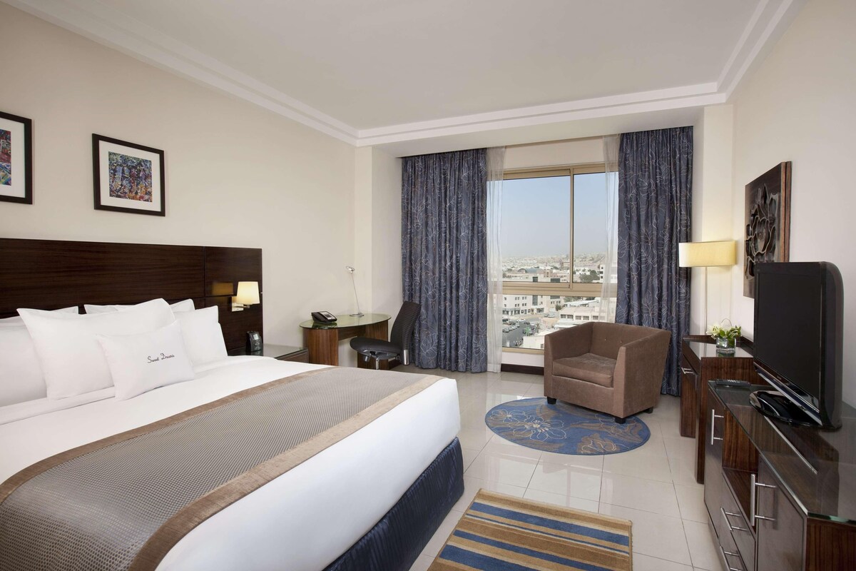 Minibar, in-room safe, desk, soundproofing
