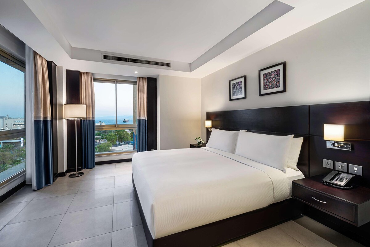 Minibar, in-room safe, desk, soundproofing