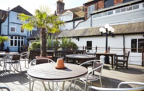 Terrace/patio - Antelope Inn (Poole)