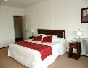 Minibar, caja de seguridad en la habitación y wifi