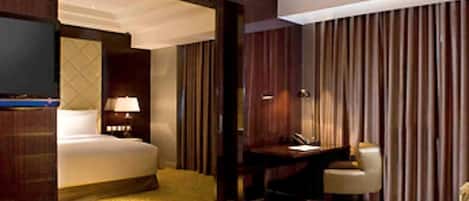 1 Schlafzimmer, hochwertige Bettwaren, Minibar, Zimmersafe