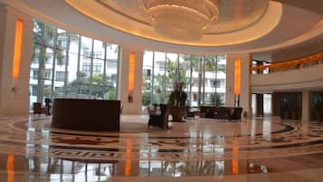 Lobby lounge