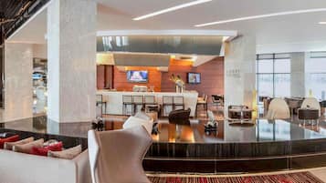 2 restaurants; breakfast, lunch, dinner, and brunch served