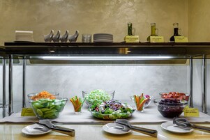 Free daily buffet breakfast