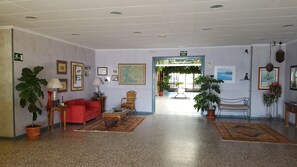 ロビーラウンジ