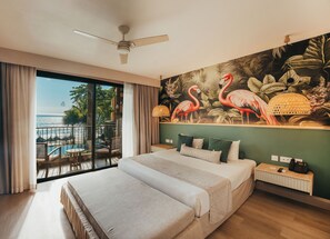 Habitación Deluxe, 1 cama de matrimonio grande con sofá cama (Deluxe Sea View Room) | 1 dormitorio, ropa de cama de alta calidad, minibar y caja fuerte
